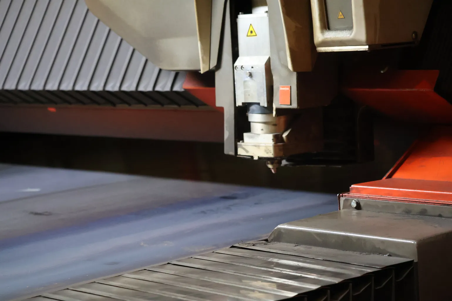 Bystronic Bystar Fibre laser profiler machines are renowned for their high levels of precision and efficiency. They offer a range of advantages that make them ideal for laser profiles, including:

Exceptional speed: Fibre lasers are significantly faster than CO2 lasers, enabling the quicker completion of projects.

Energy efficiency: These machines consume less power compared to traditional laser cutters, reducing operational costs as well as environmental impact.

Superior cut quality: The precision of fibre lasers offers smoother edges with little to no distortion.

Low maintenance: Our laser profiling machines have fewer moving parts and require less maintenance than other machines, ensuring greater reliability and less downtime
